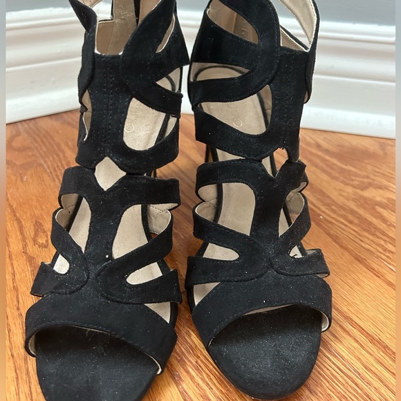 Black open toe heels - Picture 2 of 3